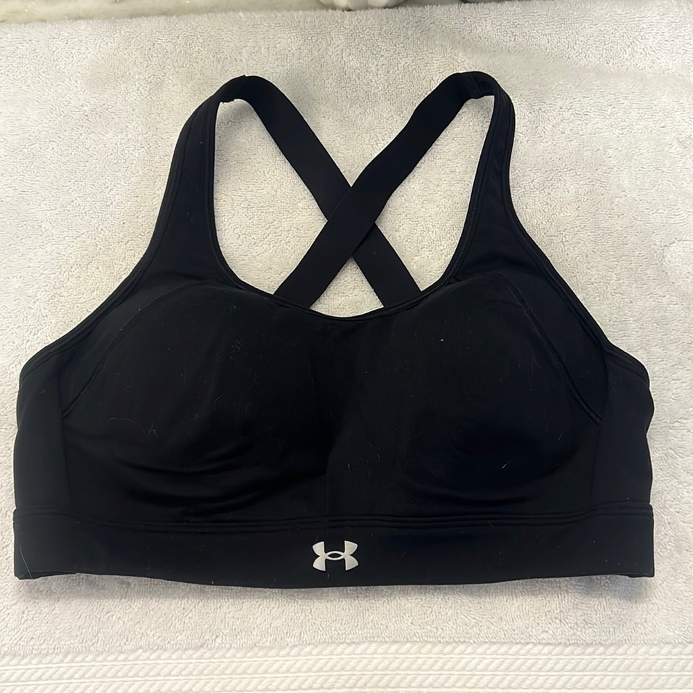 Under armour women’s sports bra, size large black